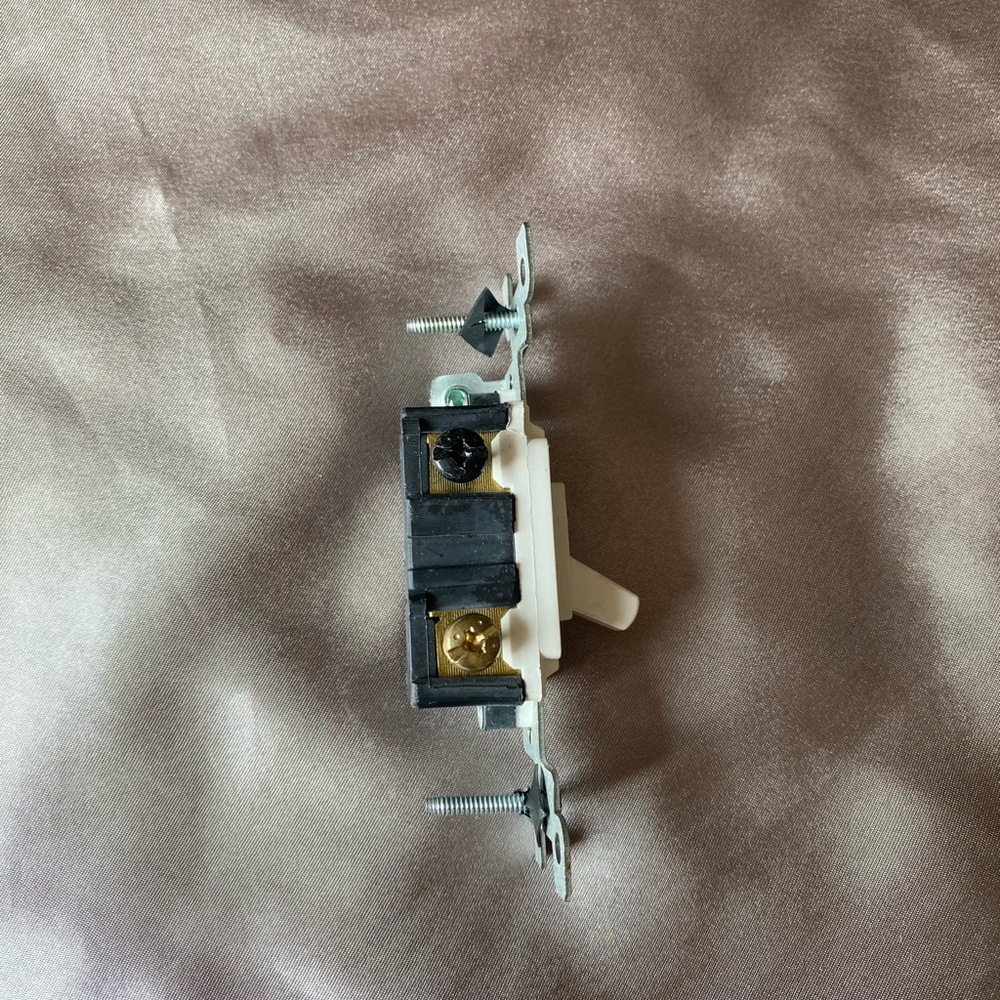 White single light switch - Picture 3 of 5